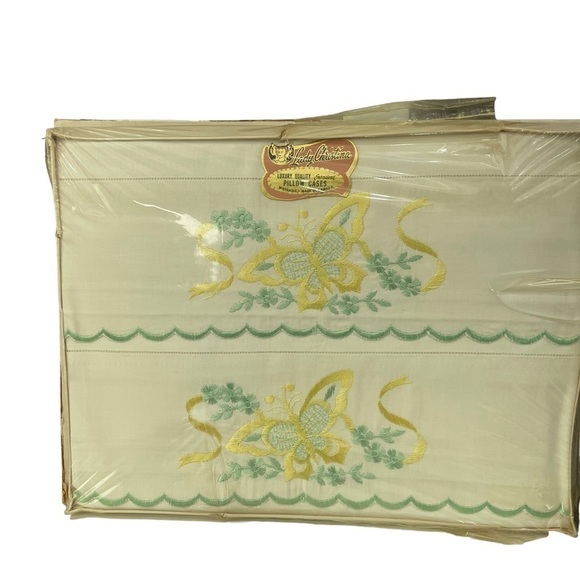 Lady Christina quality pillowcases set of two, made in Canada, 1960’s.! - Picture 2 of 4